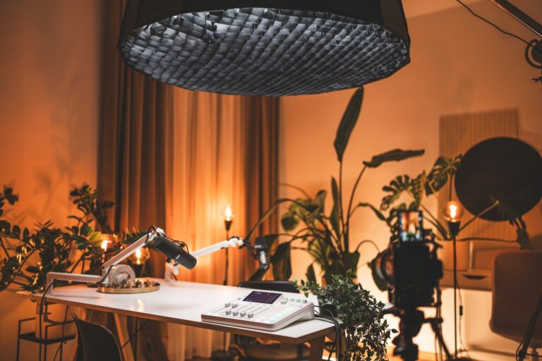 RoyalStudio 9 scaled 1